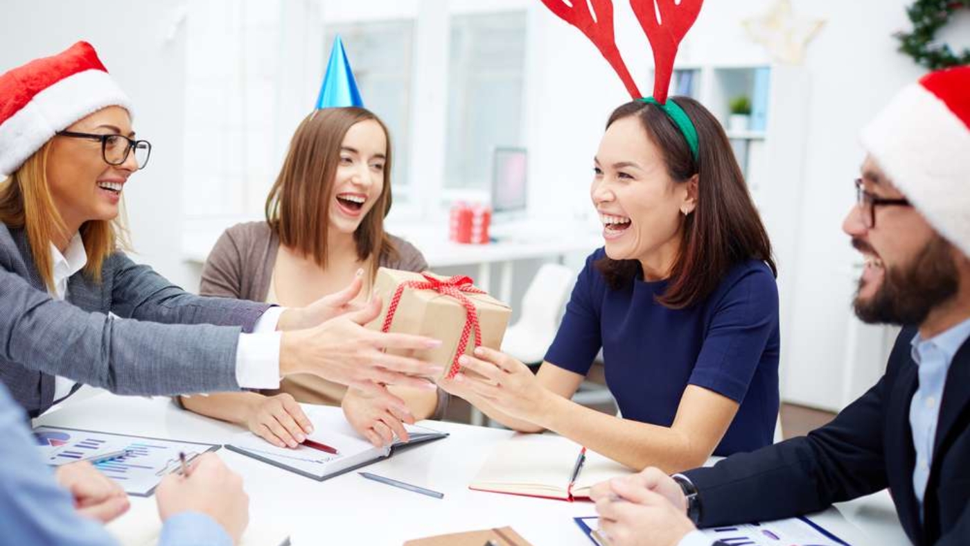 Spreading Holiday Cheer to Your Team this Christmas